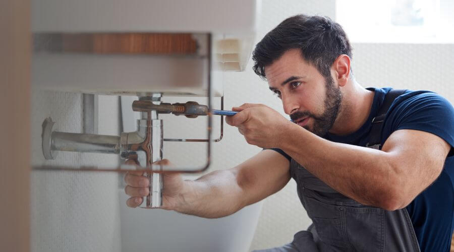 Expert burst pipe repair services in Inez, TX